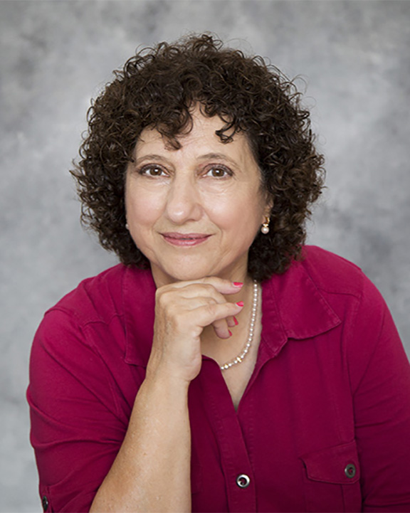 Professional headshot of Molly, Teaneck NJ